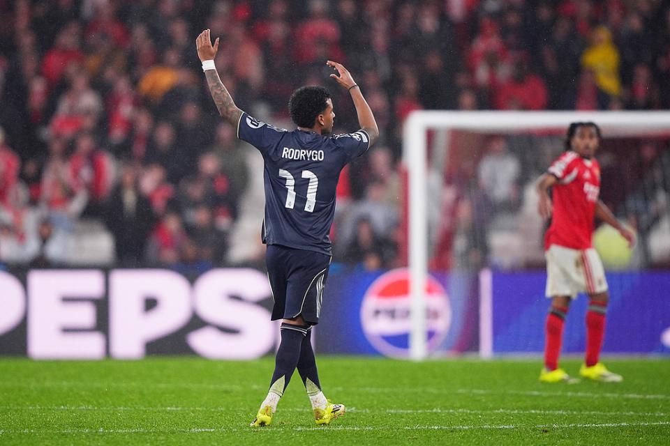 世界杯高清赛事-皇马再遭暴击！6000万红星辱骂主裁被官宣禁赛2场 无缘欧冠附加赛