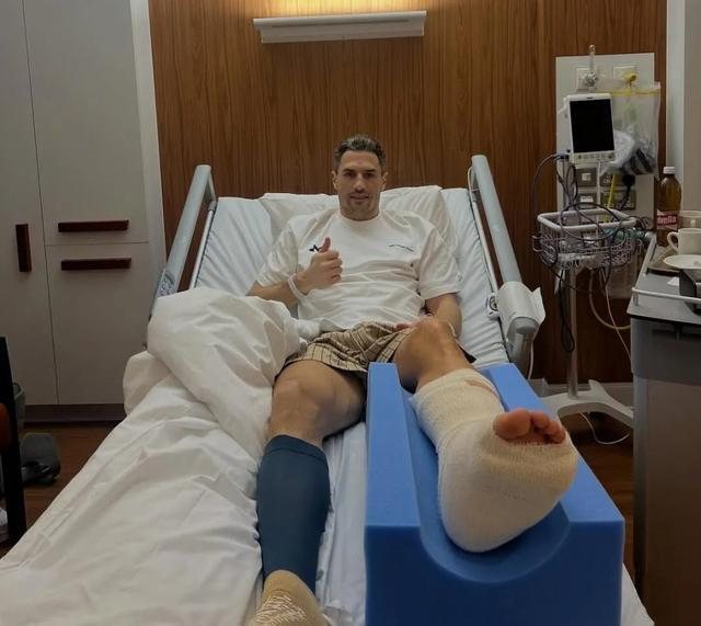 世界杯手机直播-躲过英超的飞铲，还要躲中东的导弹？纽卡球星的硬核养伤之旅！