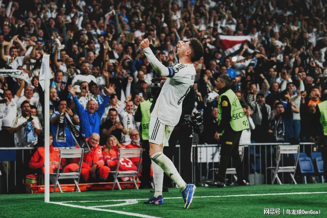 世界杯高清赛事-欧冠疯狂夜！完爆世界第一联赛！英超众强崩盘输球，1人追平梅西