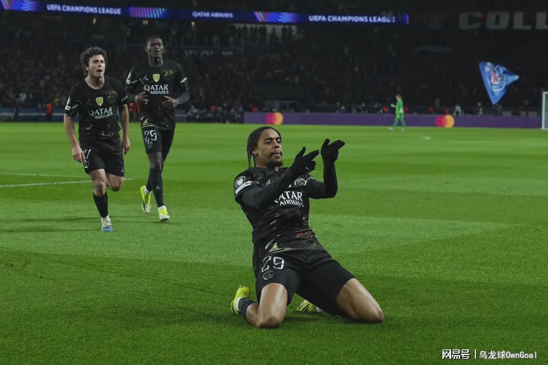 世界杯高清赛事-欧冠疯狂夜！完爆世界第一联赛！英超众强崩盘输球，1人追平梅西