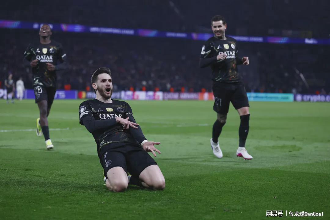 世界杯高清赛事-欧冠疯狂夜！完爆世界第一联赛！英超众强崩盘输球，1人追平梅西