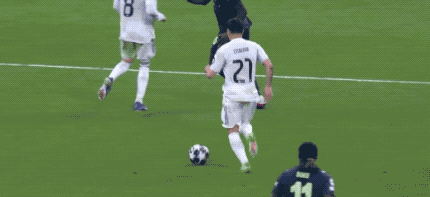 世界杯高清赛事-3-0！欧冠上演夺冠大热门恩怨对决：队长半场戴帽 13.1亿豪门完败