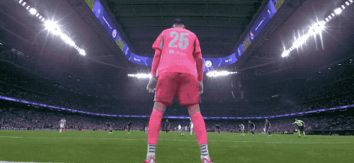 世界杯高清赛事-3-0！欧冠上演夺冠大热门恩怨对决：队长半场戴帽 13.1亿豪门完败