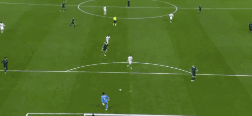 世界杯高清赛事-3-0！欧冠上演夺冠大热门恩怨对决：队长半场戴帽 13.1亿豪门完败