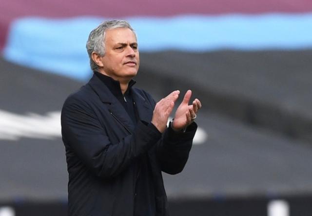 世界杯官网下载-【早报】白岩松vs陈戌源：《白问》真的白问了吗？