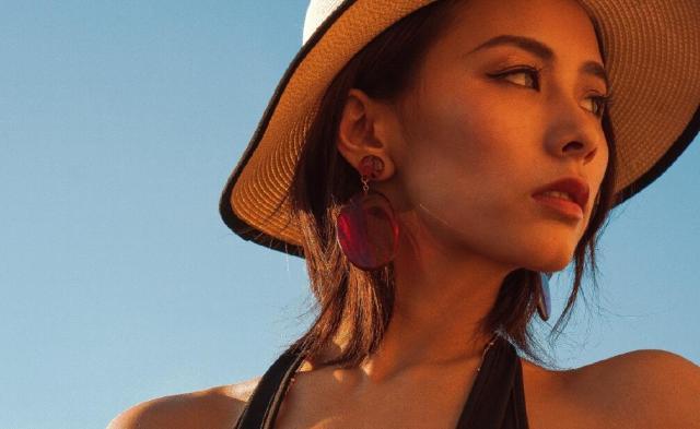 世界杯官网下载-【早报】白岩松vs陈戌源：《白问》真的白问了吗？