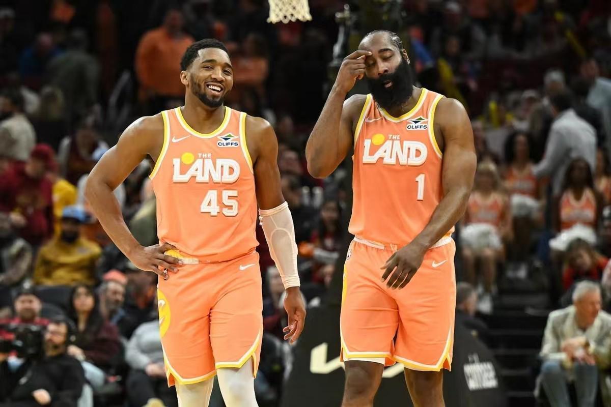 世界杯直播app-伤病不断！库里17个赛季仅得26493分，他的职业生涯还能拿3万分吗